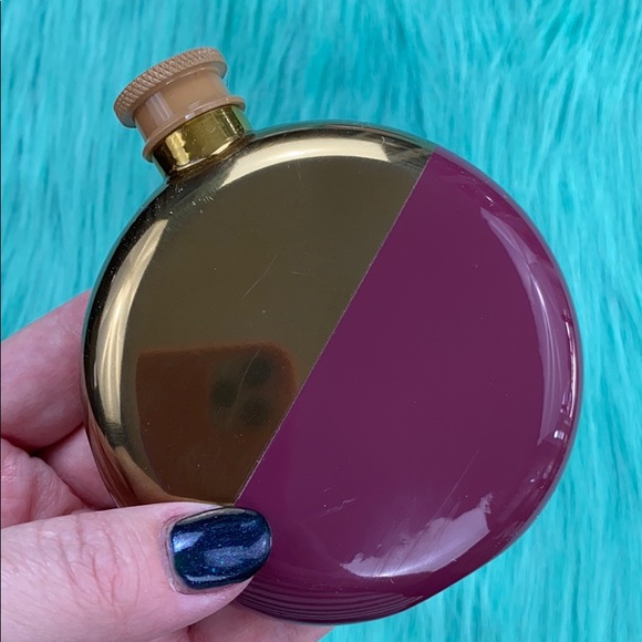 Floor 9 Drink Up Flask and Bag - Picture 8 of 12